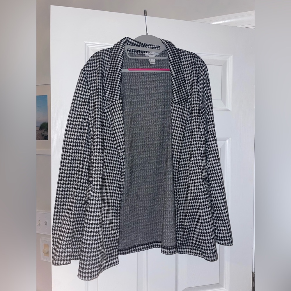 Black and white soft blazer